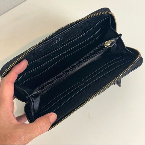 Joe’s Jeans Black Leather Fringe Zip Around Wallet Clutch - Picture 3 of 6